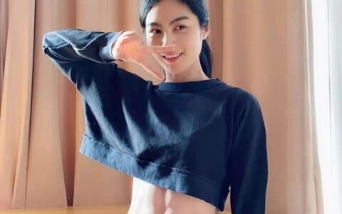 39歲女體育老師的身材有多好？網友紛紛喊著：我要去上體育課！