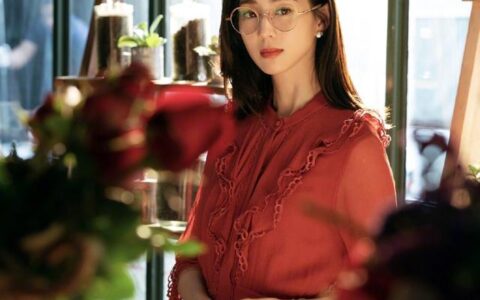 38歲張鈞甯堅持健身多年，保持著凍齡身材，抗衰老離不開運動