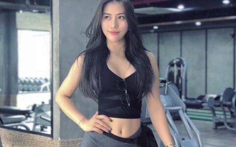 她是越南十大最佳女性健身訓練師之一，健美身材與事業雙豐收