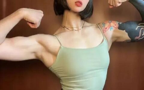 國產小姐姐變身金剛芭比女神，這身材太太太大了……