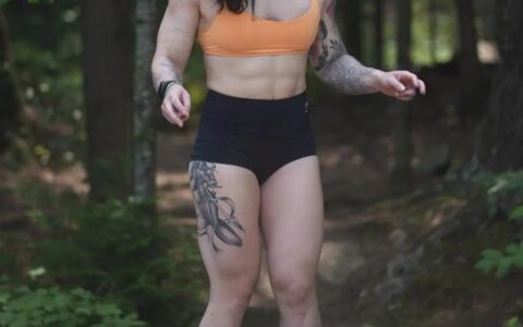 臀圍1米，八塊腹肌！戰斗民族的女超人，不知你頂不頂得住…