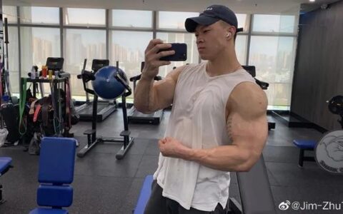 30歲的肌肉猛男，195cm體重118kg，這種肌肉型男，你喜歡嗎？