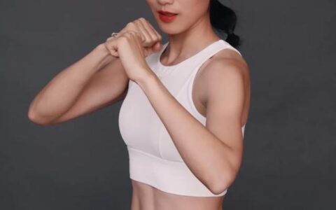 37歲女體育老師「腰精照」有多撩？網友紛紛喊著：我要去上體育課