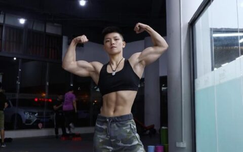 23歲中國健身女孩，如果她是你的教練，你會怎麼做？