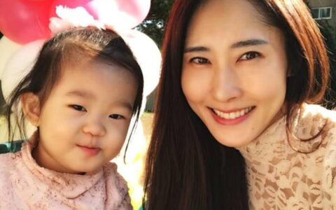 韓國4歲孩子的媽媽，腹肌馬甲線明顯，被稱為「最健美女警」