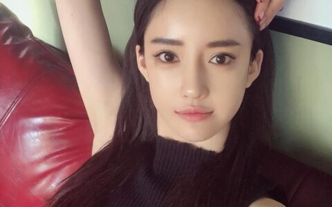 171厘米健身女孩，撞臉Angelababy，不看腿誰分得清