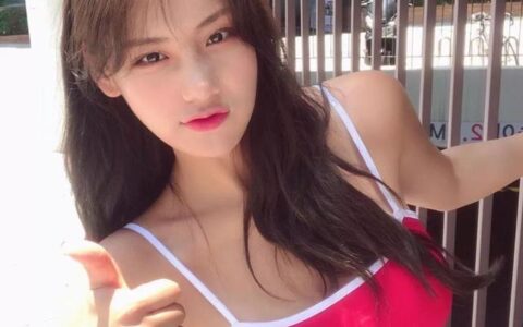 別再盲目節食啦，120斤健身美女練出「肌肉臀」，曲線也很美