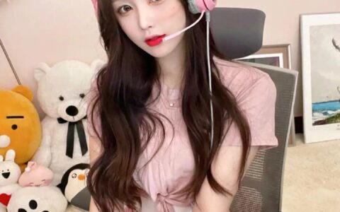 美女游戲主播，俏皮可愛，身材無敵！不信你不喜歡！