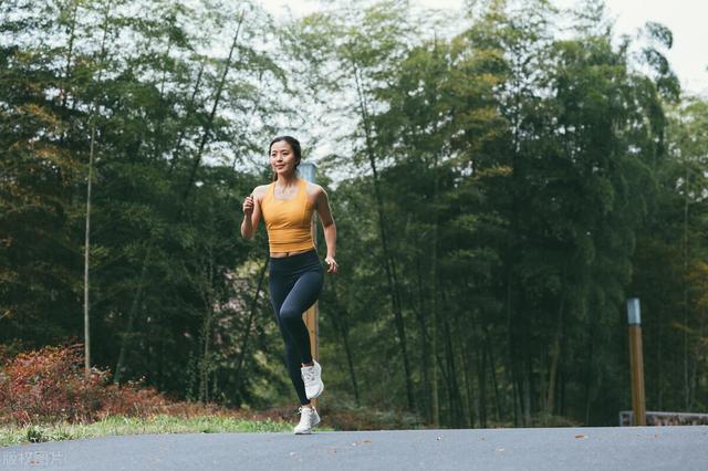 堅持跑步有什麼益處，跑步多少公里可以減肥？