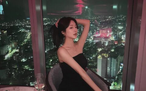 極品蜂腰大長腿，身材好的離譜，完全頂不住