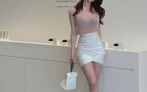 美女模特，蜂腰大長腿，凹凸有致，請你吃晚飯你去不去