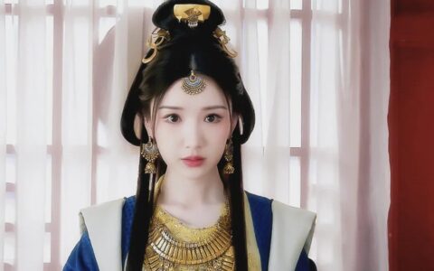 最軟萌「傻白甜」，清純天真爛漫又無辜，這赤裸大白腿，反差真大