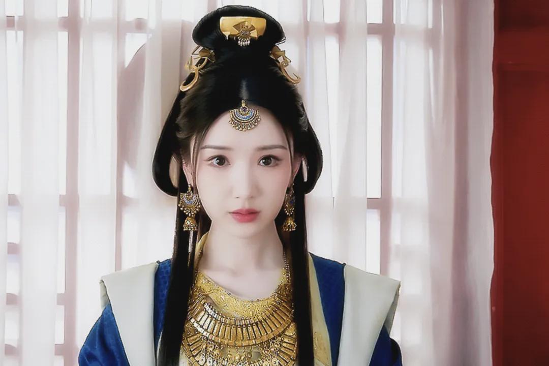 最軟萌「傻白甜」，清純天真爛漫又無辜，這赤裸大白腿，反差真大