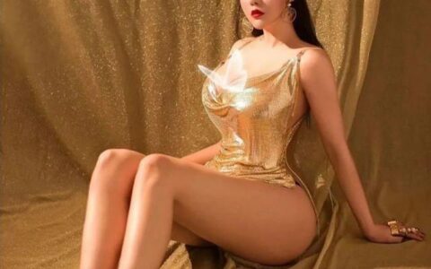 「微胖天花板」95後健身比基尼冠軍，前凸後翹身材，讓人挪不開眼