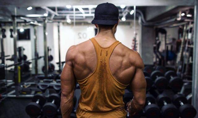 盲目練習大重量，訓練沒有效果，掌握練習要點輕松解決問題