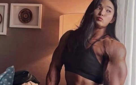 健身模特：恩熙康