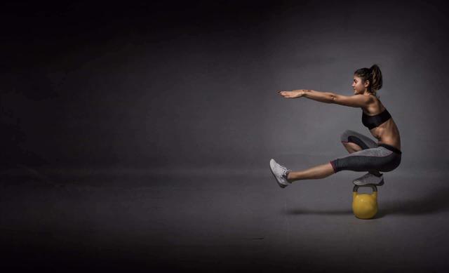 大重量力量訓練前只需一個動作，就能激活所有重要參與肌肉