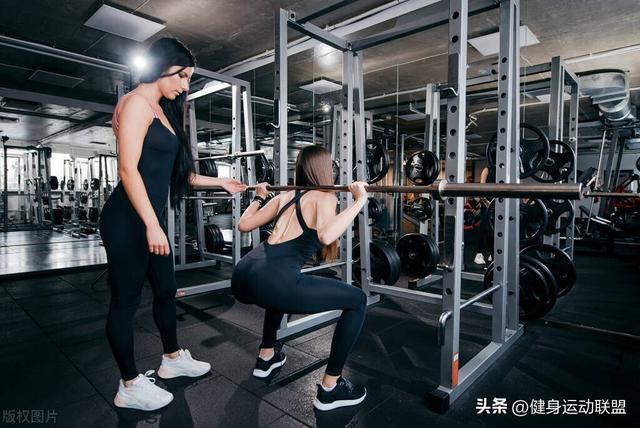 每天做100個深蹲，堅持1個月，身體會發生什麼變化？